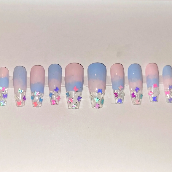 Press on nails - Picture 1 of 1